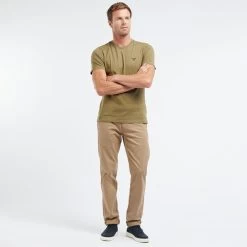 Barbour Men's Essential Sports T-Shirt - Mid Olive 10 Barbour Men's Essential Sports T-Shirt - Mid Olive -Fashionable Man barbour ess sports tee md olive 3