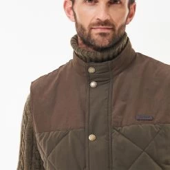 Barbour Men's Rennison Quilted Gilet - Dark Olive -Fashionable Man barbour rennison gilet dk olive 5