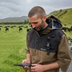 Betacraft Mamaku Anorak Smock - Taupe -Fashionable Man betacraft mamaku smock taupe