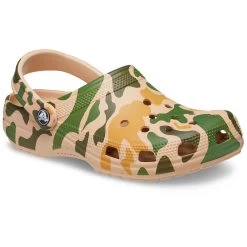 Crocs Men’s Classic Printed Camo Clogs – Chai 10 Crocs Men’s Classic Printed Camo Clogs – Chai -Fashionable Man crocs classic camo chai 2