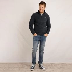 Weird Fish Men's Errill ¼ Textured Zip Fleece - Navy -Fashionable Man errill 14 zip fleece navy 2
